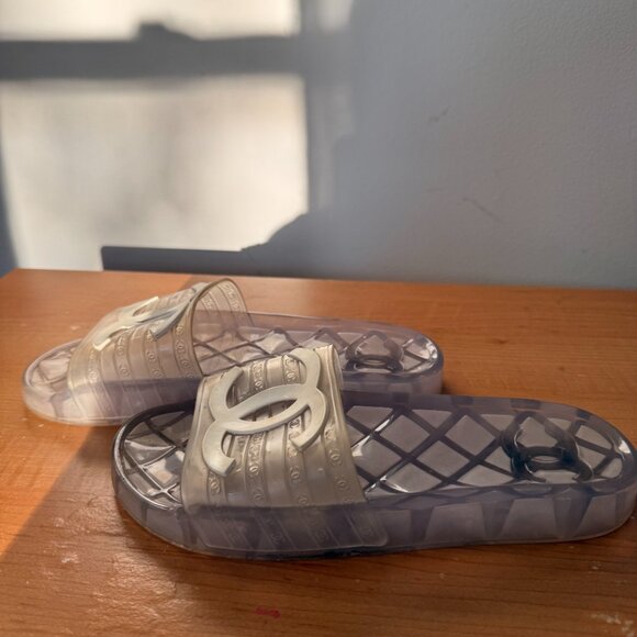 CHANEL 100% Authentic Transparent Jelly Pool Slides Sandals Flats Size 6/7 - Picture 4 of 6